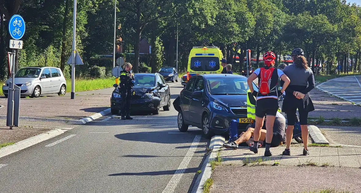 Persoon in scootmobiel gewond bij aanrijding met auto