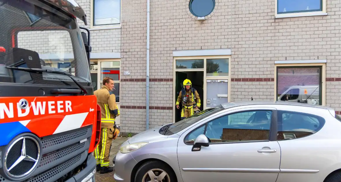 Oplettende buren merken afgaande rookmelder op, bewoners in slaap gevallen