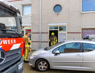 Oplettende buren merken afgaande rookmelder op, bewoners in slaap gevallen