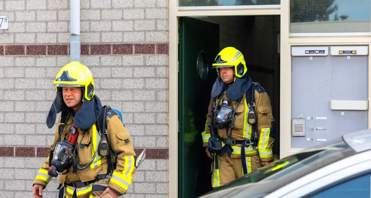 Oplettende buren merken afgaande rookmelder op, bewoners in slaap gevallen - Foto 1