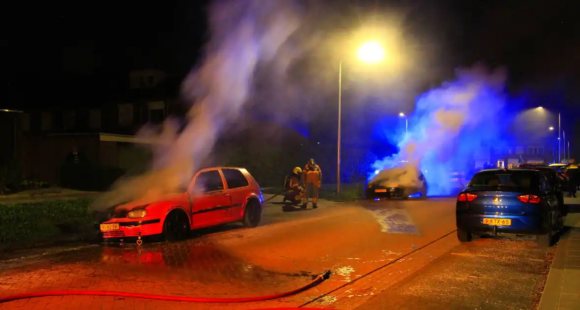 Tweetal auto's in brand gestoken - Foto 5