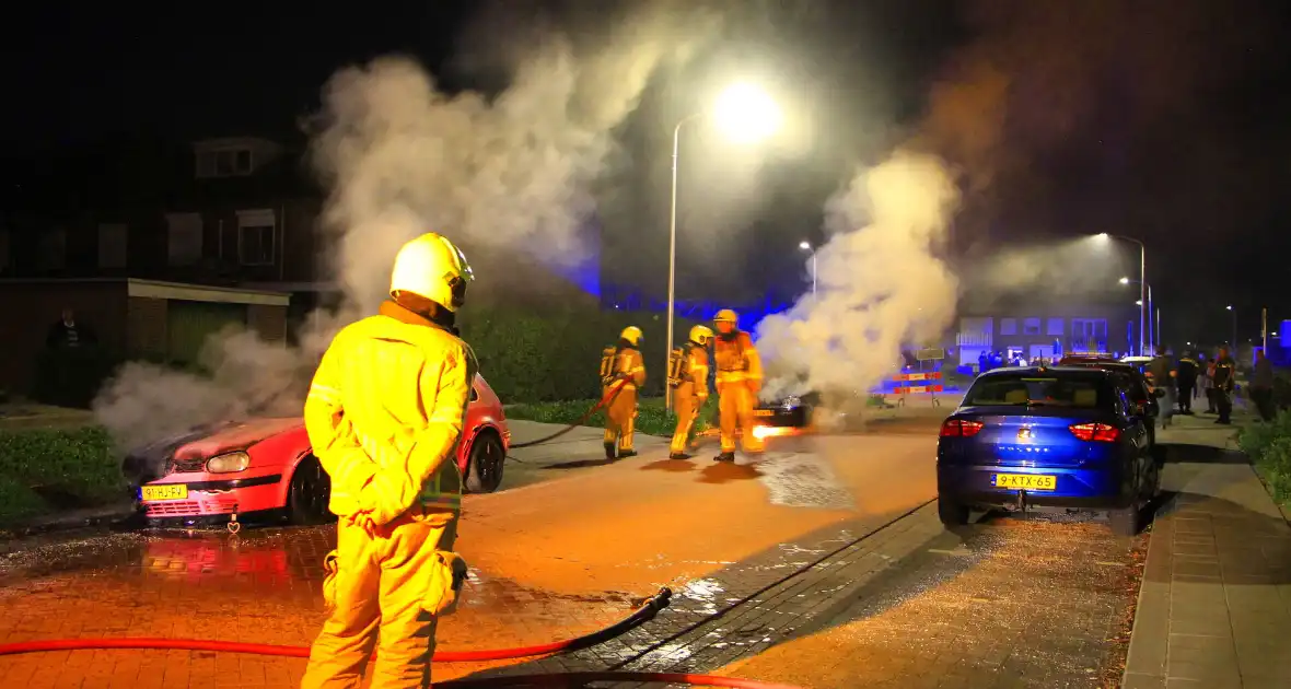 Tweetal auto's in brand gestoken - Foto 6