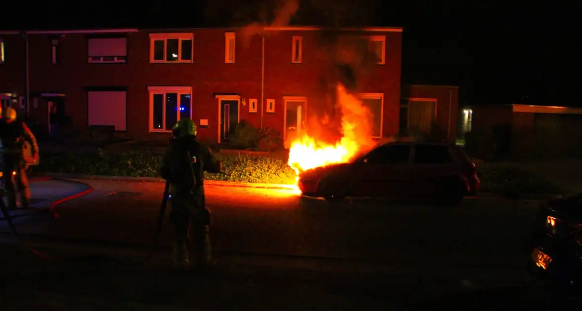 Tweetal auto's in brand gestoken - Foto 7