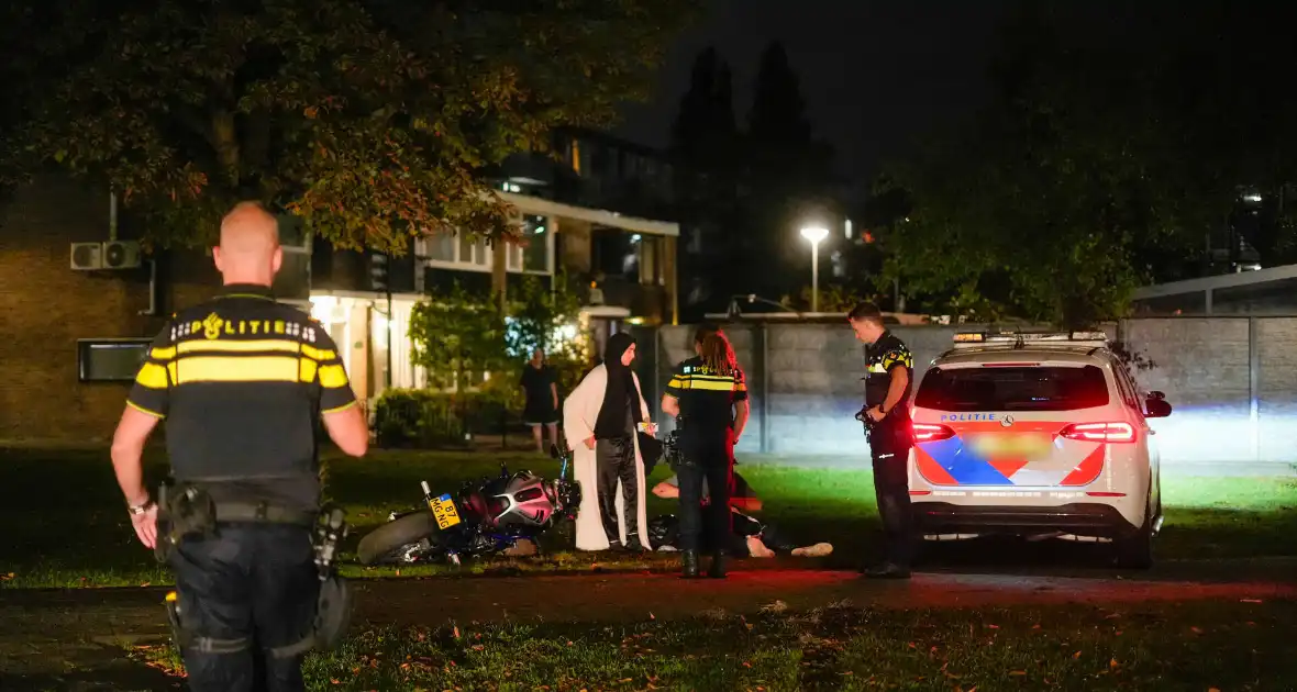 Achtervolging met motor eindigt in het gras