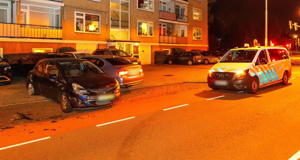 Auto veroorzaakt kettingreactie bij nachtelijk ongeval - Foto 1