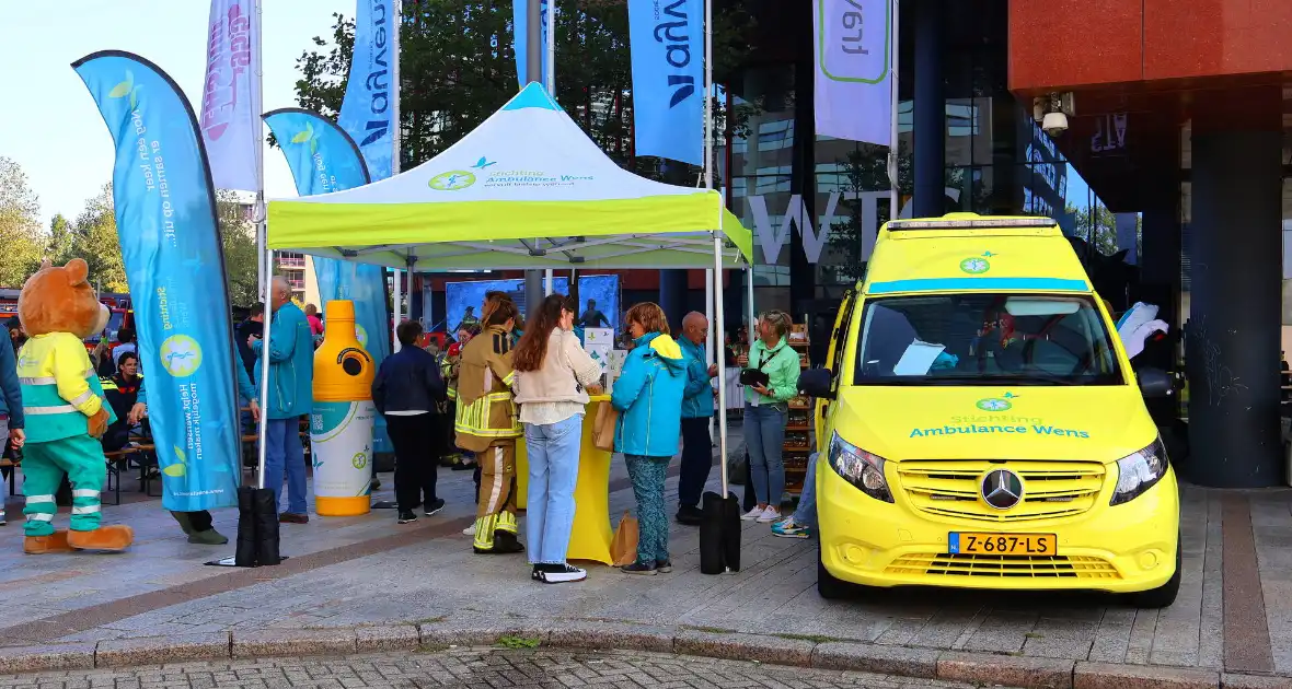 800 deelnemers bij derde editie Firefighters Stairclimb - Foto 2