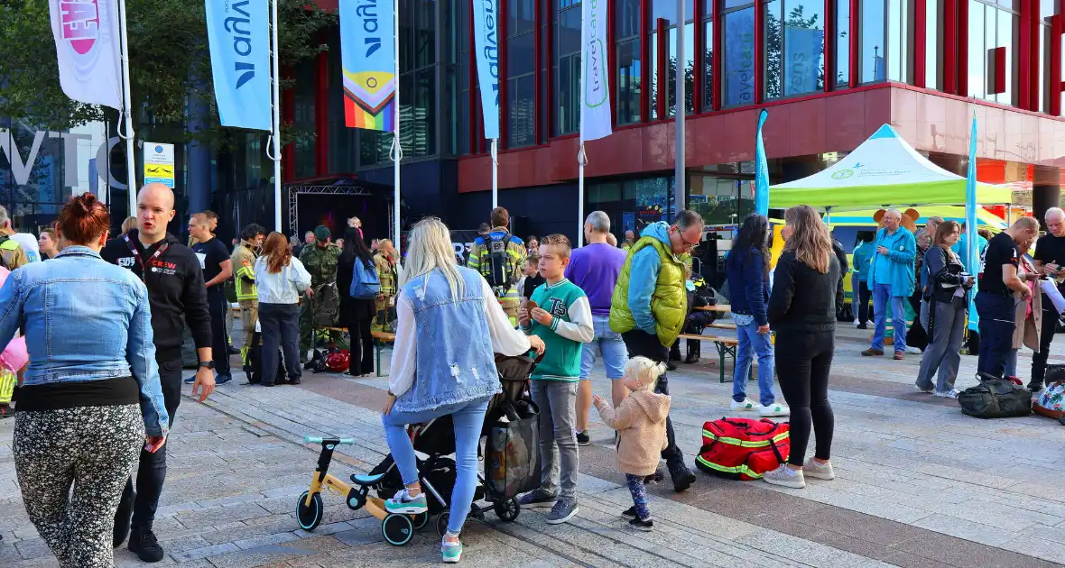 800 deelnemers bij derde editie Firefighters Stairclimb - Foto 4