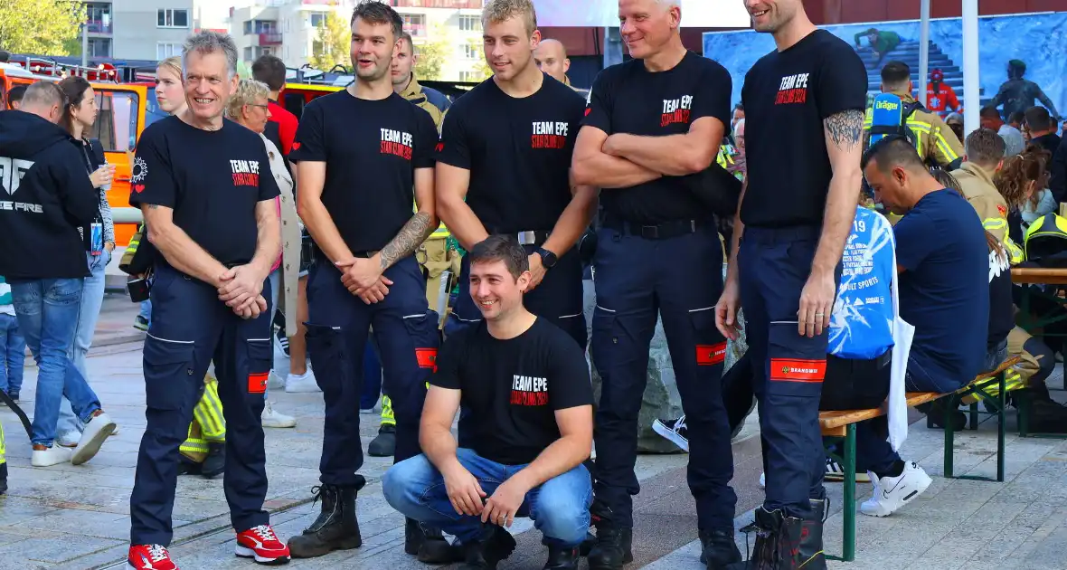 800 deelnemers bij derde editie Firefighters Stairclimb - Foto 9