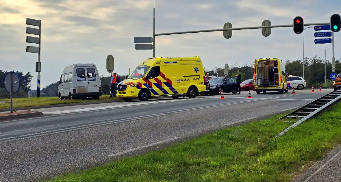 Meerdere gewonden bij botsing tussen twee voertuigen