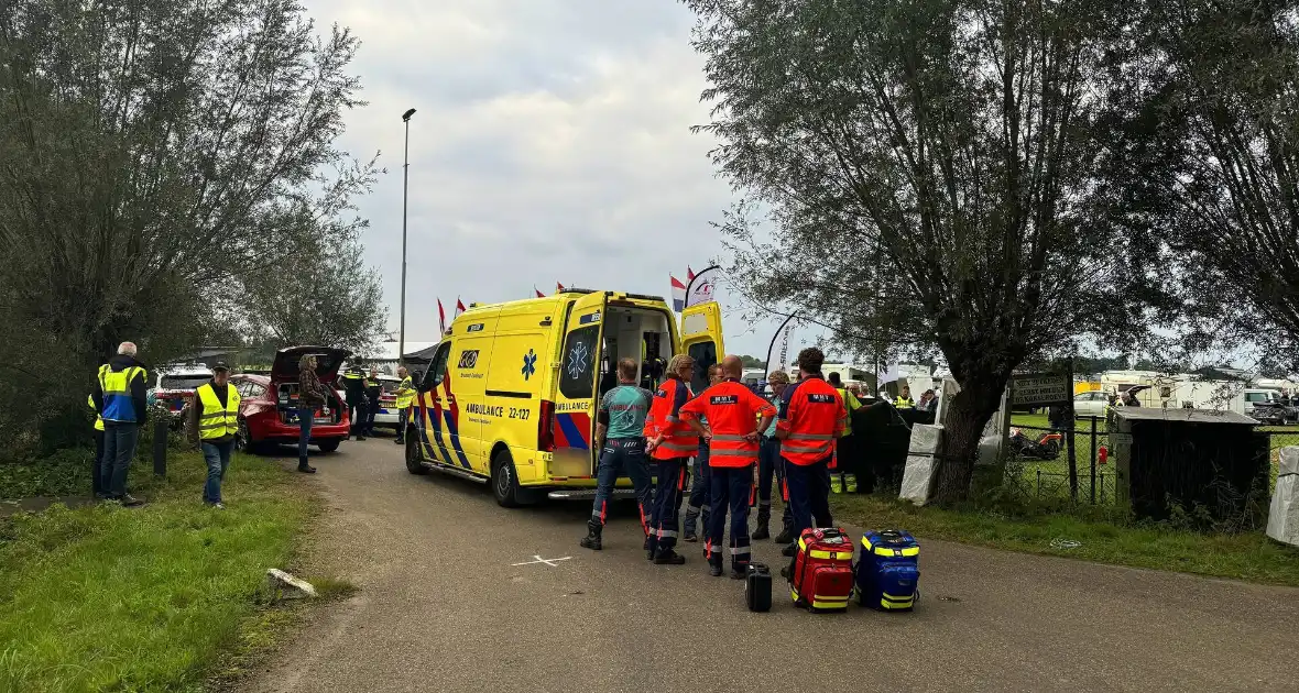 Motor rijdt publiek in, één persoon overleden - Foto 9