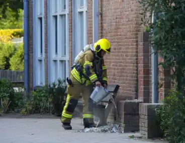 Brand bij school met emmers geblust door brandweer