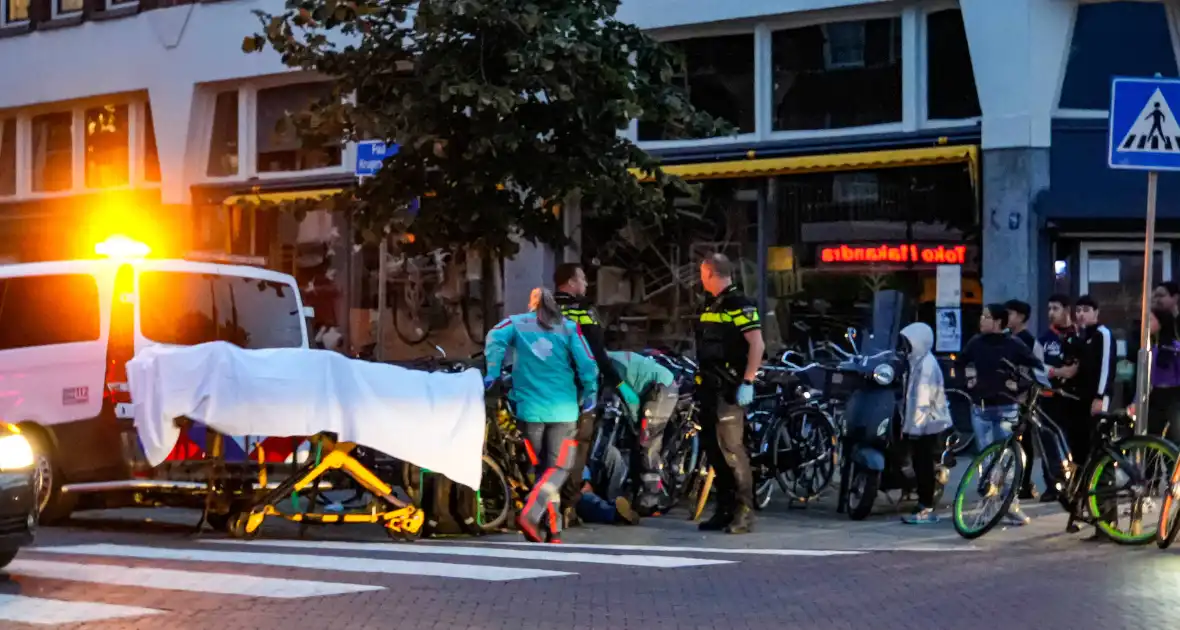 Maaltijdbezorger op fiets Aangereden door automobilist - Foto 4