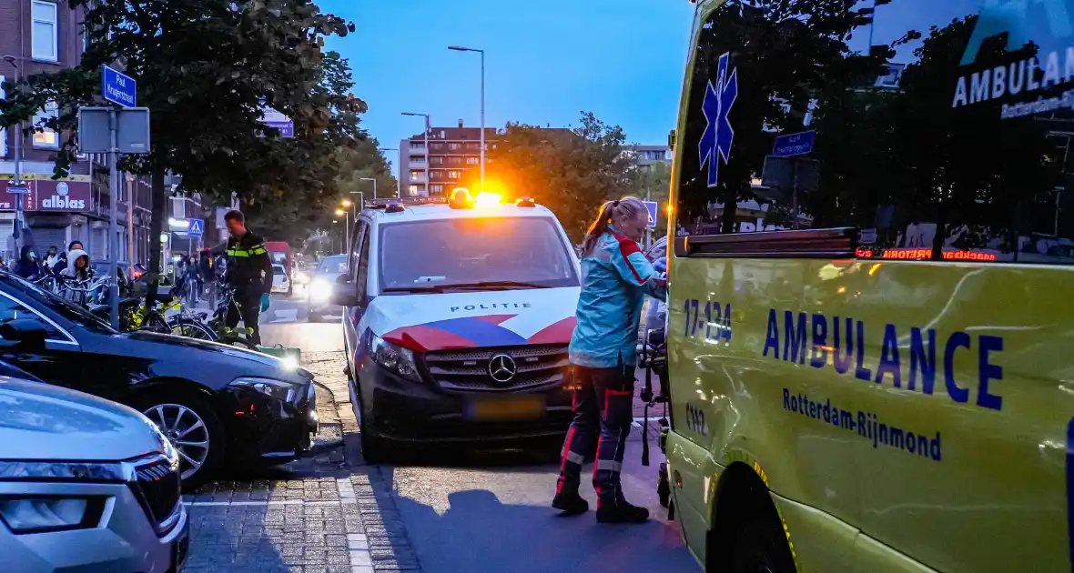 Maaltijdbezorger op fiets Aangereden door automobilist - Foto 5