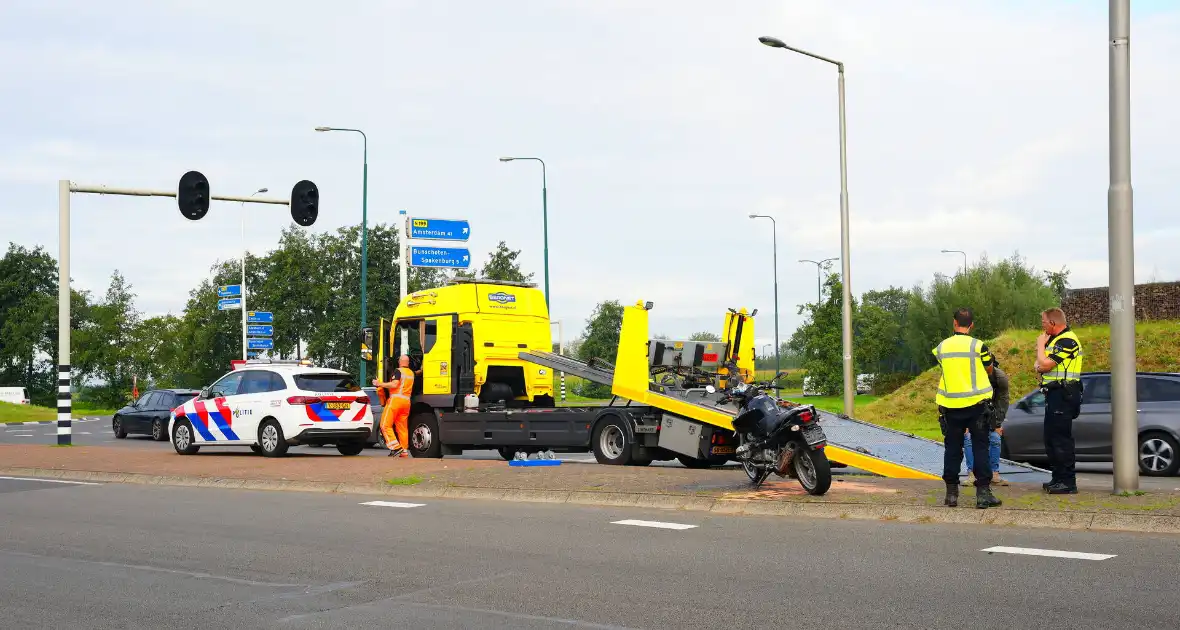 Motorrijder gewond na ongeval op provinciale weg - Foto 4