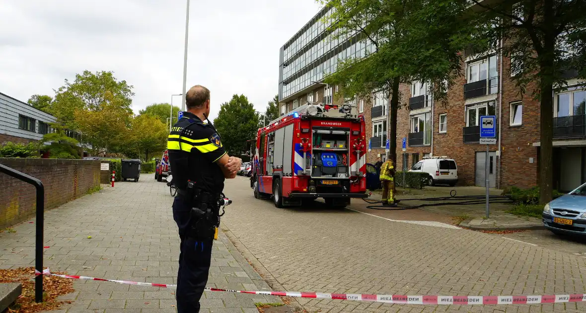 Brandweer zet extra middelen in bij brand in flat - Foto 2