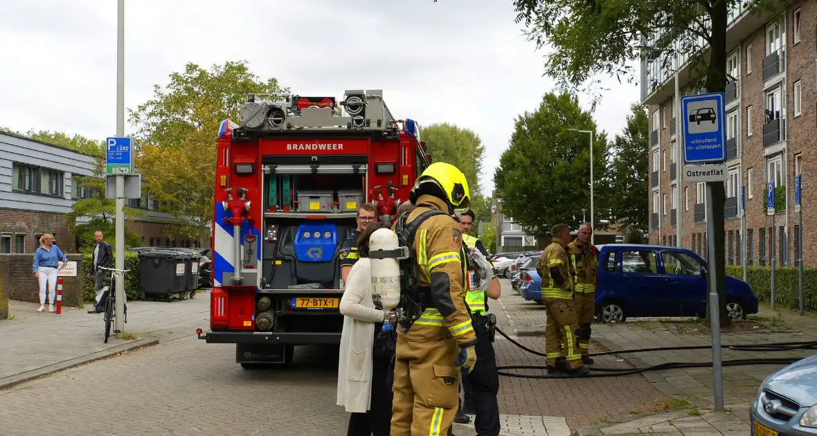 Brandweer zet extra middelen in bij brand in flat - Foto 6