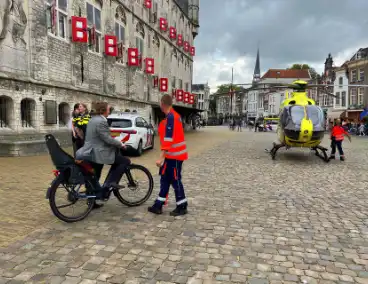 Traumahelikopter landt midden in het centrum