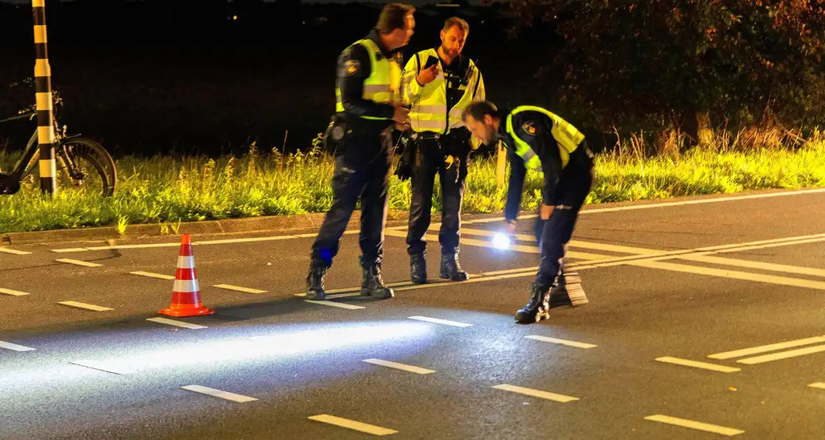 Fietser overlijd na botsing met auto - Foto 1