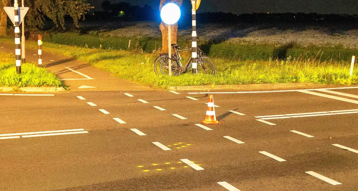 Fietser overlijd na botsing met auto - Foto 10