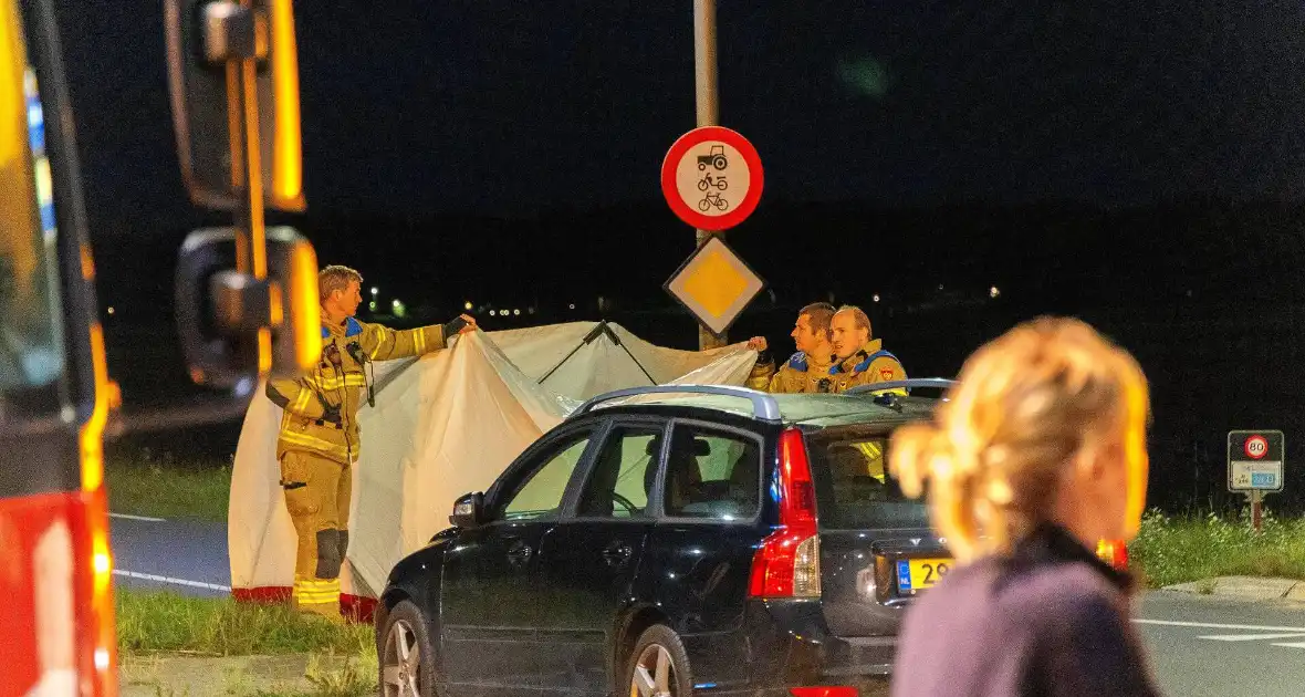 Fietser overlijd na botsing met auto - Foto 19