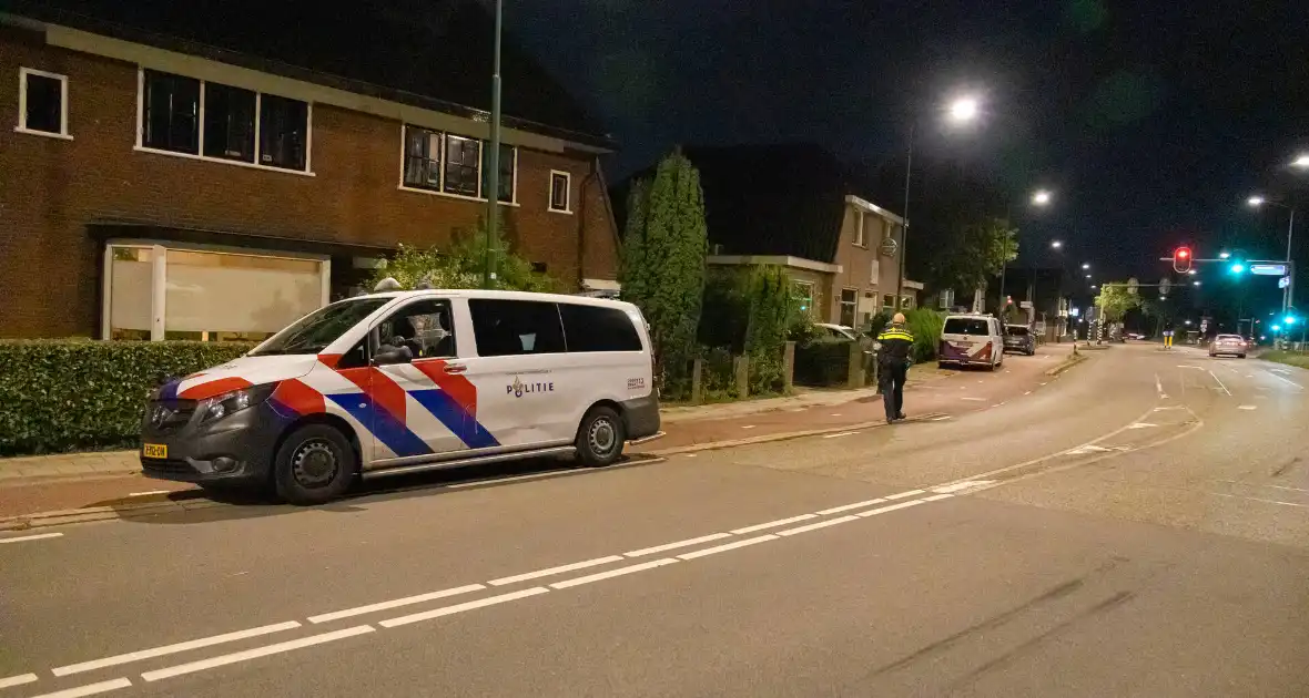 Explosie bij woning, politie doet onderzoek