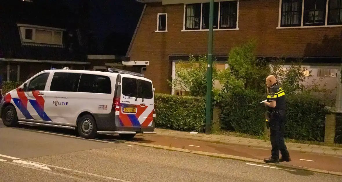 Explosie bij woning, politie doet onderzoek - Foto 1