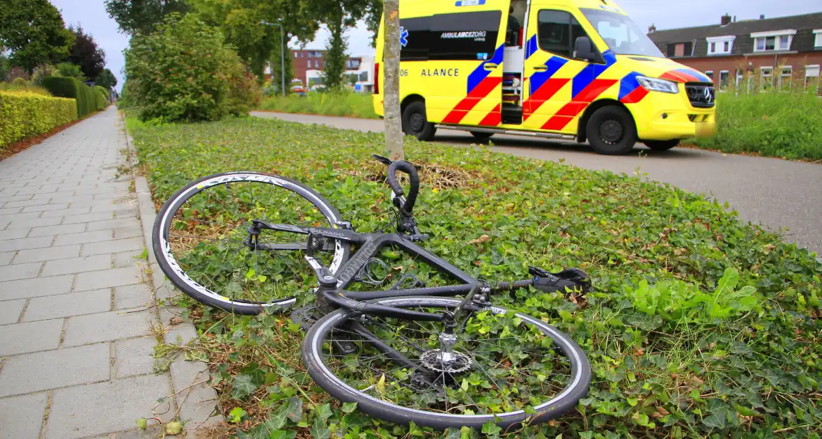 Wielrenner en fietser botsen op elkaar - Foto 5