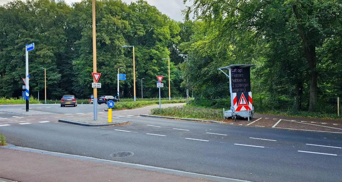 Gemeente plaatst groot matrixbord bij beruchte rotonde - Foto 3