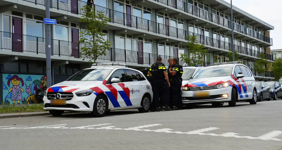 Politie onderzoekt vuurwapenmelding op School - Foto 7