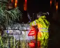 Auto te water op industrieterrein