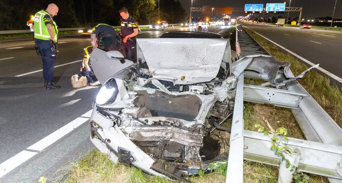 Peperdure Porsche total-loss na aanrijding - Foto 2