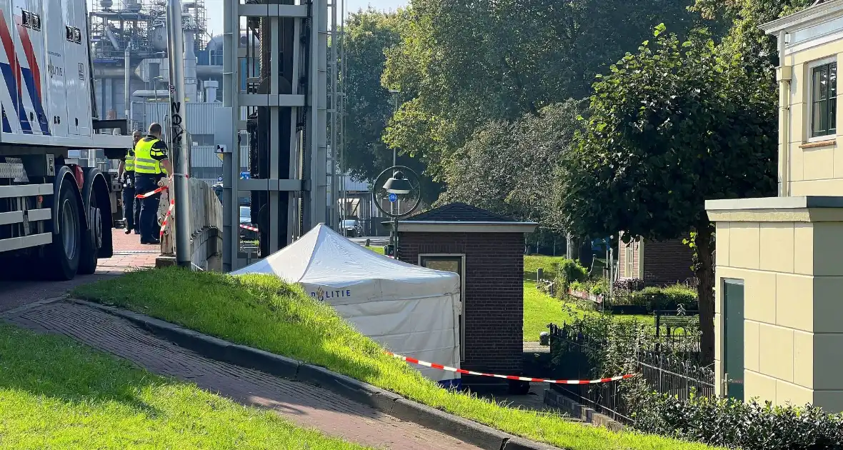 Politie doet onderzoek naar aantreffen overleden persoon