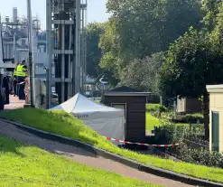 Politie doet onderzoek naar aantreffen overleden persoon