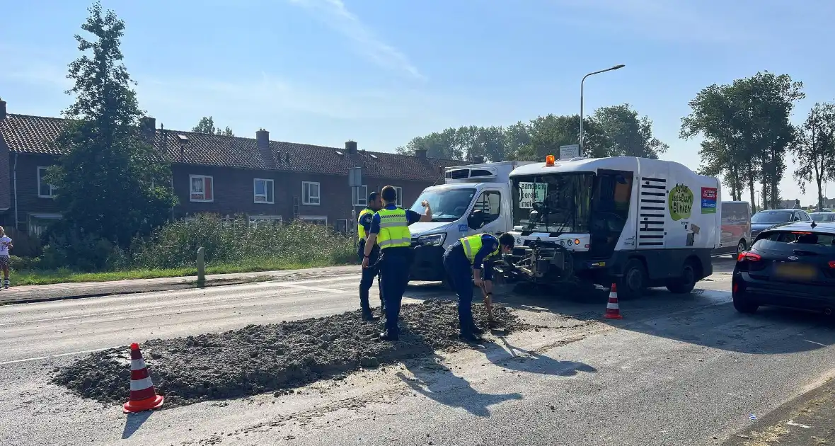 Verloren lading grind zorgt voor verkeersoverlast