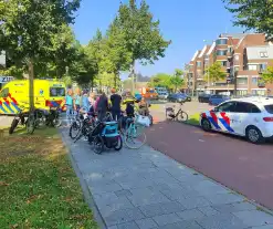 Fietser komt hard ten val