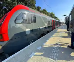 Politie haalt persoon van spoor