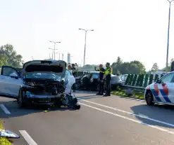 Drie zwaargewonden bij frontale botsing