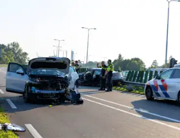 Drie zwaargewonden bij frontale botsing