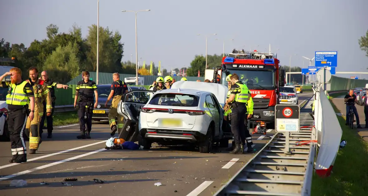 Drie zwaargewonden bij frontale botsing - Foto 9