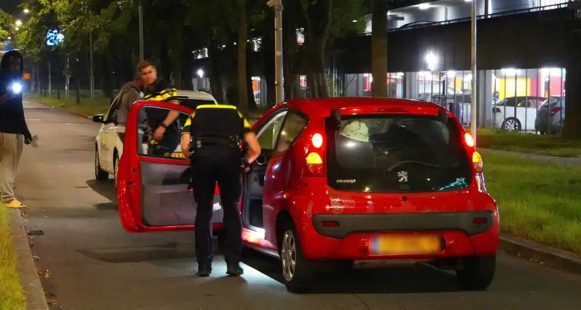 Automobilist onder invloed rijdt tegen verkeerslicht - Foto 3