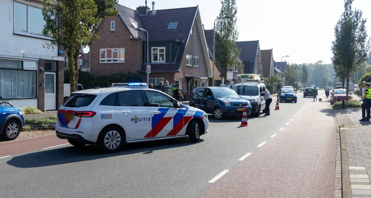 Bestuurder naar ziekenhuis na botsing