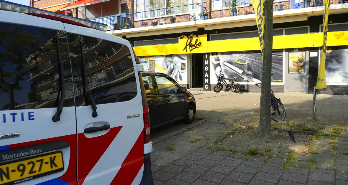 Gewapende overval op bouwmarkt: daders op scooters gevlucht - Foto 4