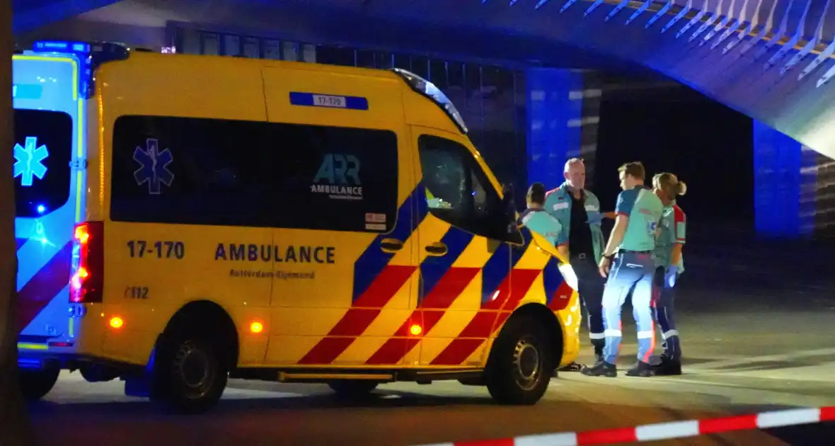 Dode en gewonde bij steekincident, verdachte gewond aangehouden - Foto 4