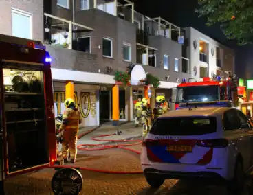 Meerdere personen nagekeken in ambulance na brand in appartement