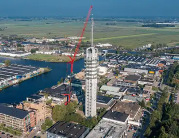 Zendmast verwijdert van Telecomtoren