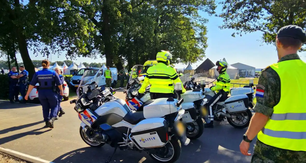 Parachutist zwaargewond bij ongeval op evenemententerrein