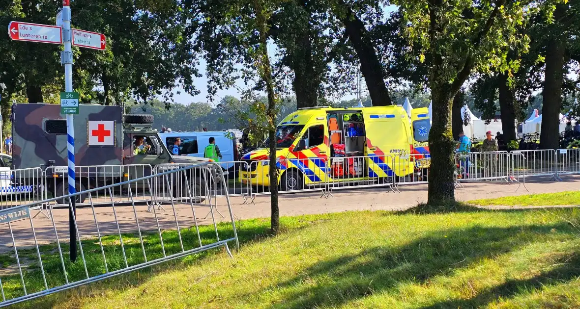 Parachutist zwaargewond bij ongeval op evenemententerrein - Foto 3