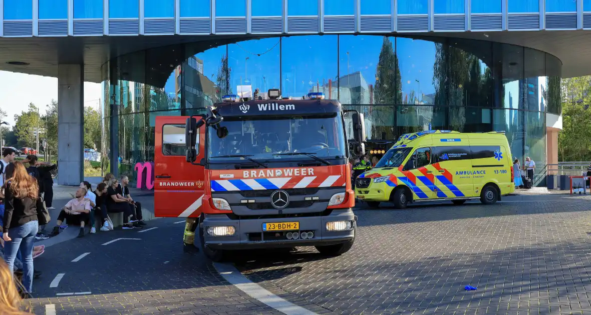 Gasten en personeel hotel ontruimd na mogelijke brand - Foto 1