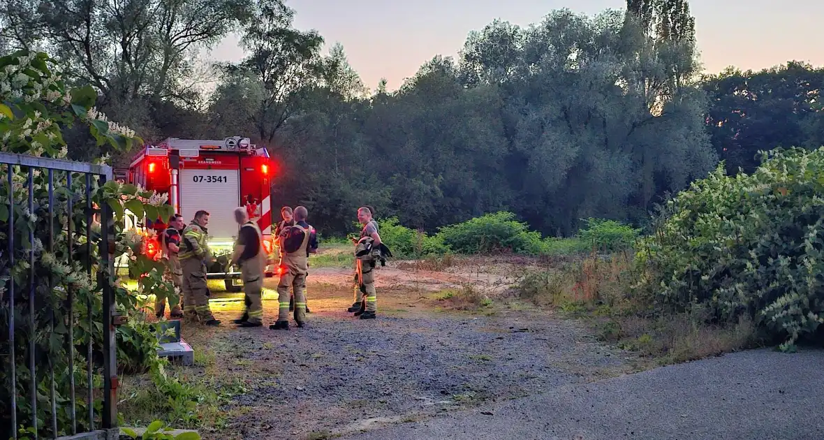 Parachutist belandt in boom, hoogte reddingsteam ingezet