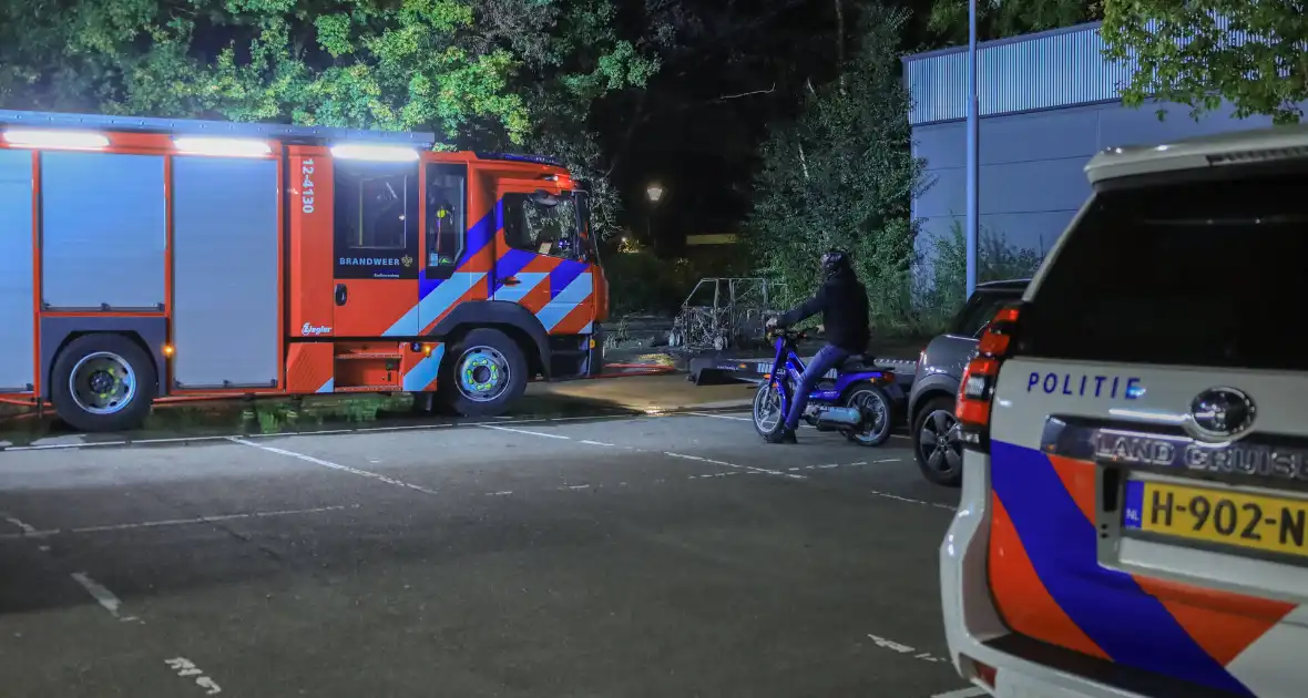 Canta brandt volledig uit op parkeerterrein - Foto 3